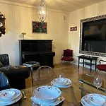 Luxury Apartments Close To The Royal Bath Park And The City Center