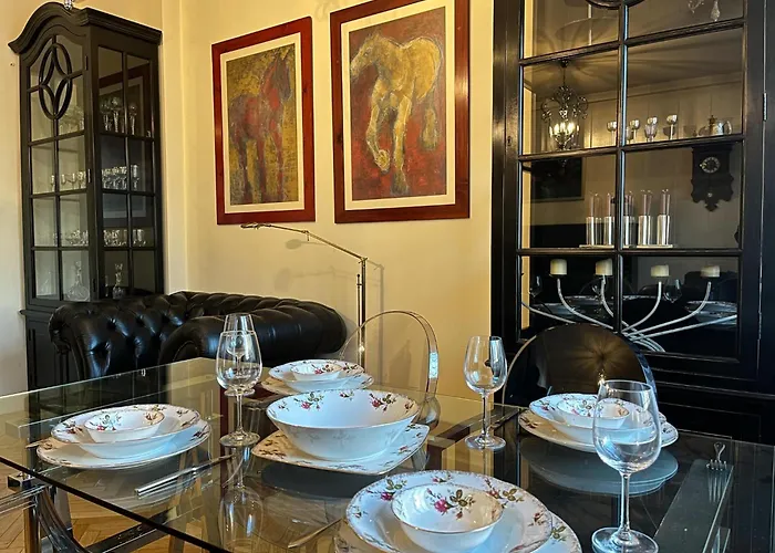 Luxury Apartments Close To The Royal Bath Park And The City Center